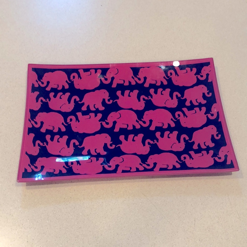 LILLY PULITZER TUSK IN SUN GLASS BLUE AND PINK ELEPHANT TRAY